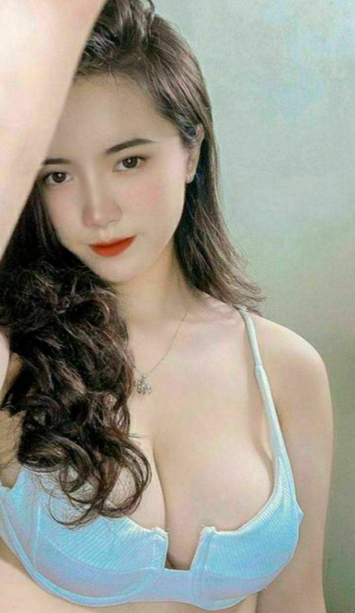 性感女神美女沙发上被土豪疯狂爆操自拍流出